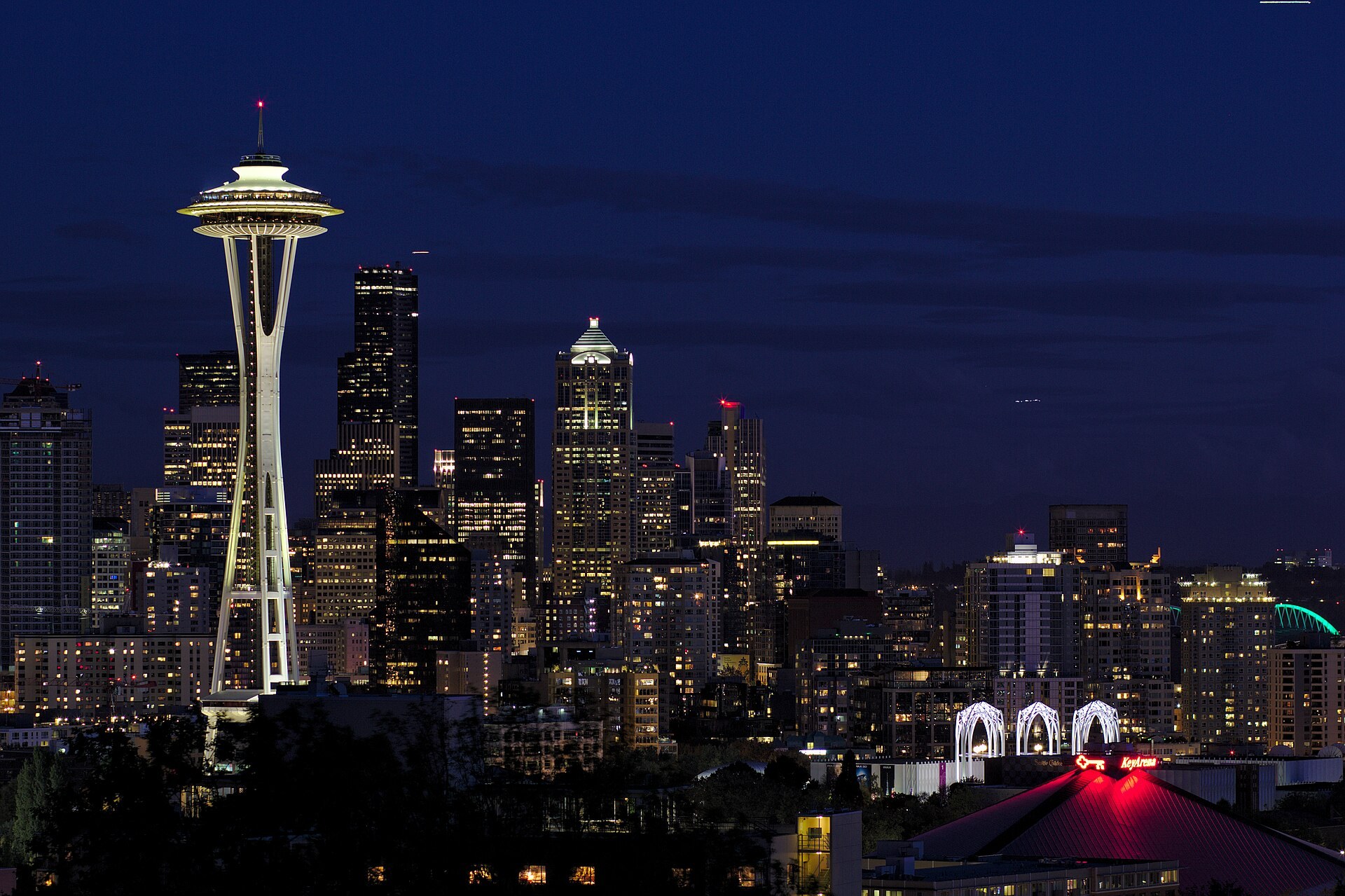 Seattle skyline from Kerry Park at night